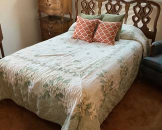 Full bed, mattress needs to be cleaned 