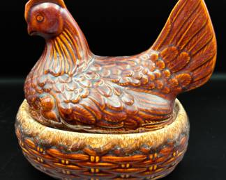 Hull  Pottery Drip Glaze “Hen On Nest”Oven Proof Bake And Serve
Casserole