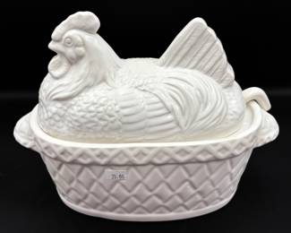 Milk Glass Chicken a Nest