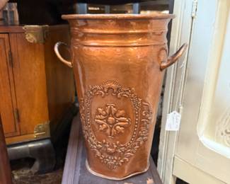 Gorgeous, large copper vase, beautiful detail work