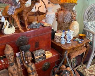 Large variety of African art, carvings and decor 