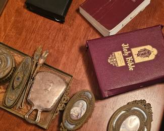 Bombshell-Worthy Gems! 8/15 and 8/16. 10 to 2 Daily. 100% family owned and operated. 