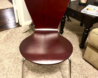Streamlined side chair