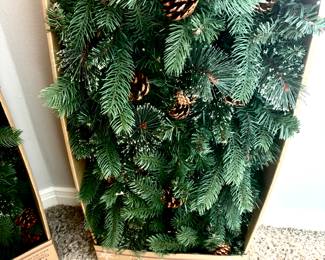 Boxed garlands