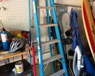 Fiberglass ladder