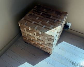 Ratan cube table 