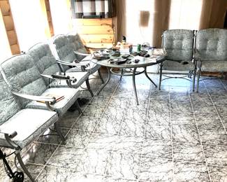 Patio Set  7 chairs