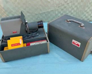 Vintage Argus 300 Automatic Slide Projector with Case Accessories