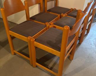 6 CHAIRS