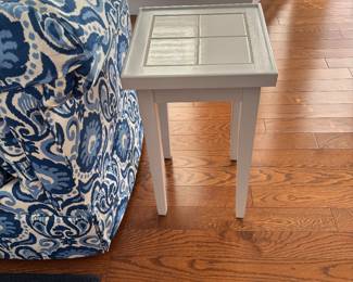SIDE TABLE