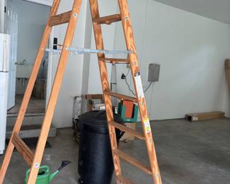FEW GARAGE ITEMS HOSE, TRASH CAN, WATER CAN & WOOD STEP LADDER
