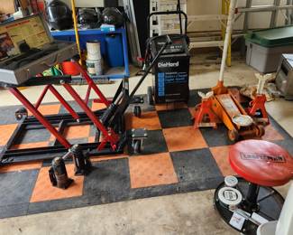 Car & motorcycle lift & jack stands