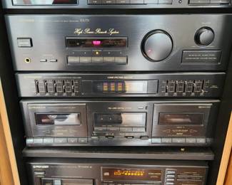 Pioneer stereo equipment: PL-203AZ turntable, RX-731 receiver components, PD-M430 CD, CS-J821T floor speakers (LOUD)