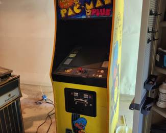 Pac-Man Plus upright