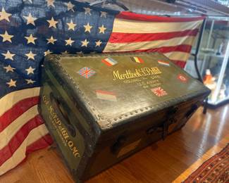 Outstanding ww2 trunk.  Mr. Pettit was in both wars. 