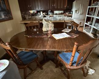 Dining room table with 4 chairs