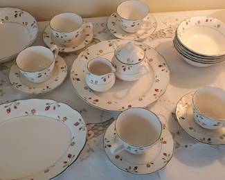 Pretty China Set. 