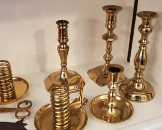 Brass pieces. Candlestick holders. 
