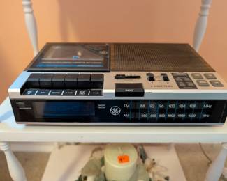 Vintage GE AM/FM Clock Radio with Cassette Player