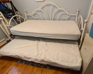 Trundle Twin Size Day Bed