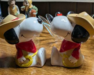 Vintage Snoopy bookends 