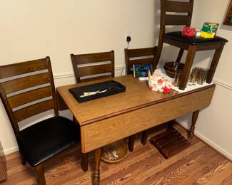 DINING ROOM TABLE