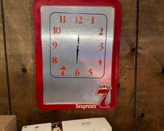 SEAGRAMS 7 CLOCK
