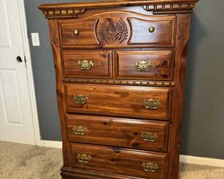 Chest of drawer