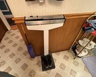 Weight scale