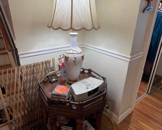 Bose radio, lamp, accent table and home decor