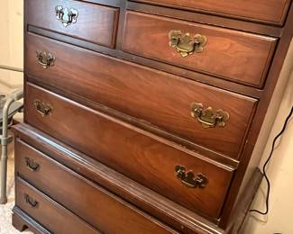 Chest of drawer, solid wood and excellent condition