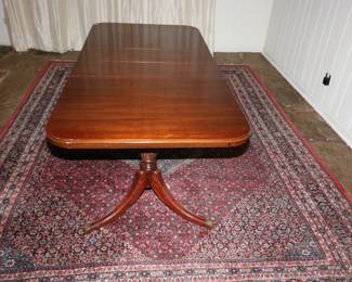 Duncan Phyfe Dining Table (with leaves)
