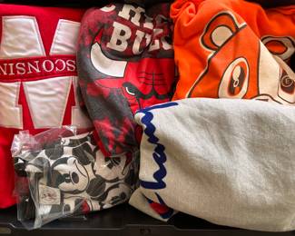 Vintage sweatshirts and crewnecks