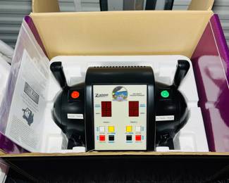 M.T.H. Z-4000 HOBBY TRANSFORMER. DOUBLE THROTTLE TOP OF THE LINE TRANSFORMER.