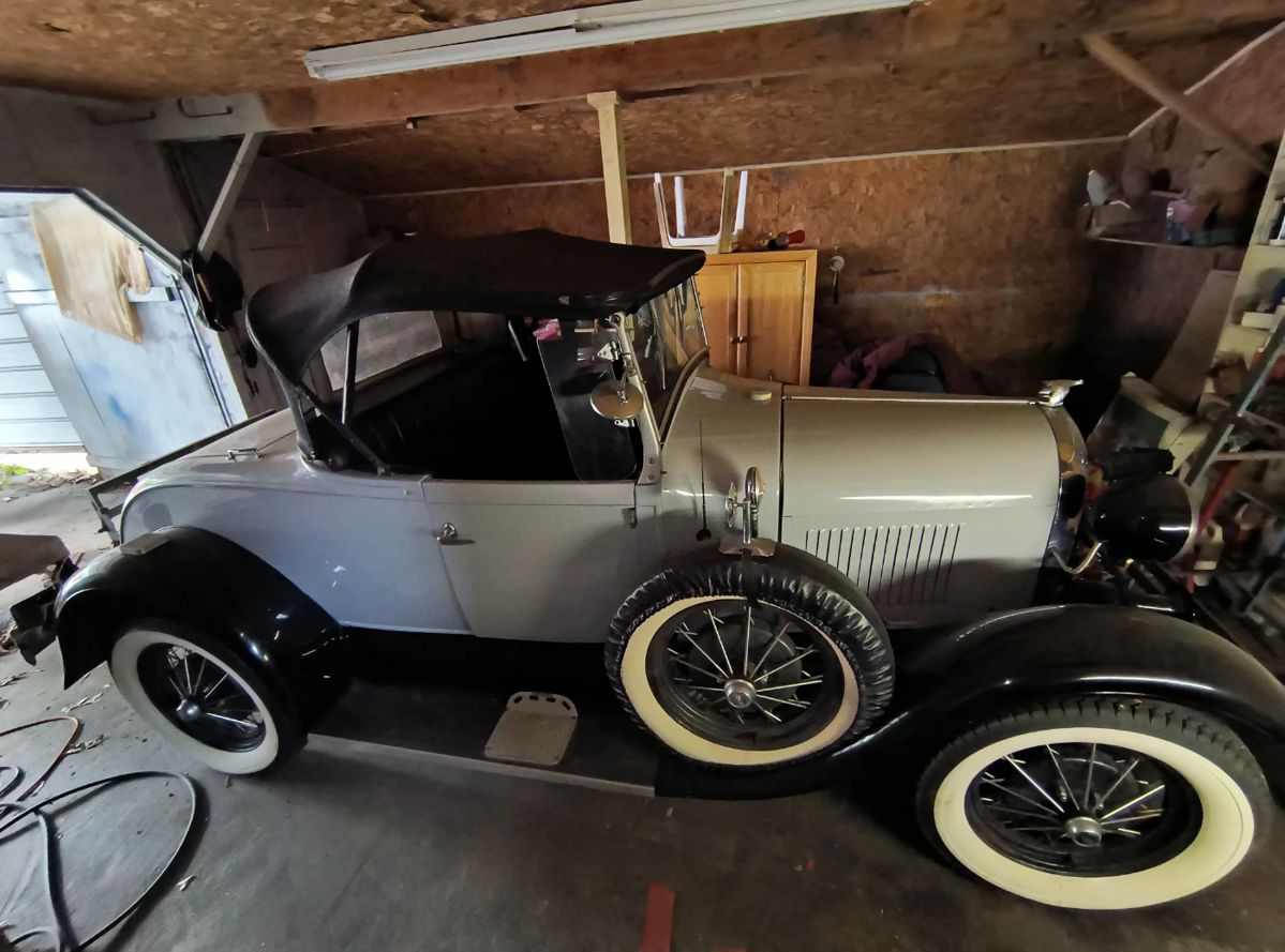 "Shay builders" replica model A. Less than 10,000 miles 