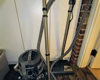 Rainbow vacuum cleaner with attachments including power head