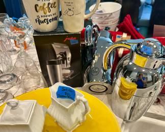 Jura Coffee $100
Palm Coffee carafes w/ spin label for decaf, coffee…. $20ea (2) available
Peppertree ceramic white cream & sugar set $15