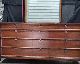 CT343Dresser with Mirror