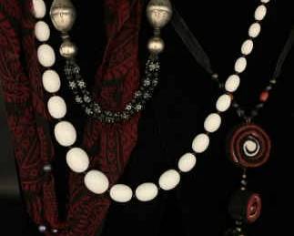 CT399Artsy Costume Jewelry