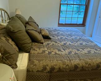 queen bedroom set, bed with mattress, brass headboard, decorative bedding, estate sale bedroom furniture.