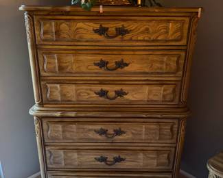 French Provincial dresser, vintage chest of drawers, 4-drawer commode, ornate provincial bedroom furniture, shabby chic chest, farmhouse bedroom set.
