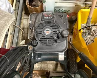 Craftsman Gas Pressure Washer – 7.0 HP Briggs & Stratton Engine
Heavy-duty Craftsman power washer with Briggs & Stratton 7.0 horsepower engine. Great for driveways, siding, decks, and outdoor cleaning. Durable frame, easy-rolling wheels, and strong spray power.