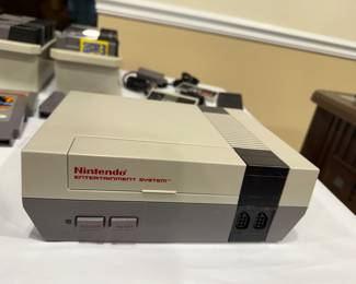 Nintendo Entertainment System (NES) – Vintage 1980s Console, Retro Video Game System