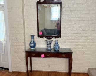 Chinese Blue and white Porcelain Vase and Entry Table/writing desk