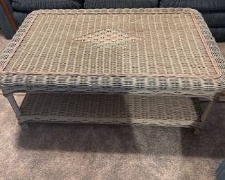 Cocktail Table
Part of Vintage 7 pc wicker sunroom set
41x25x16