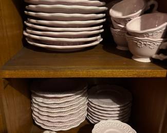 Lace Dinnerware Set
By Kennex
Microwave and dishwasher safe
