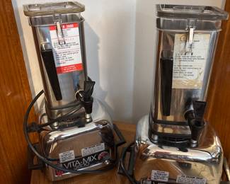 2 Vita Mixers 3600
Breadmaker
Cooks
Juicer
Freezes