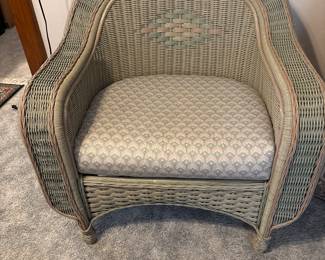 Arm Chair
Part of 7 pc Vintage Wicker sunroom set
34x28x35
