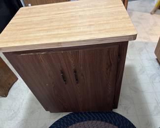 Cabinet
28x19x34