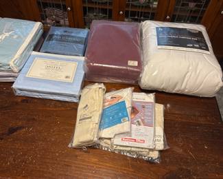 New!
Full Size
Mattress pad
Blanket
Sheet Sets
Pillow cases
Pillow protectors